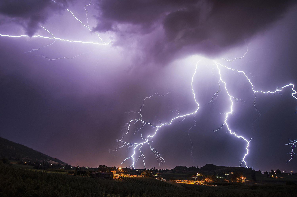 Lightning, Thunderbolt