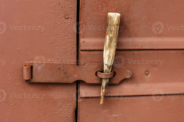 Door Lock (Wooden Bolt)
